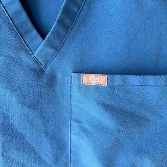 Catarina One-Pocket Scrub Top - Picture 3 of 3